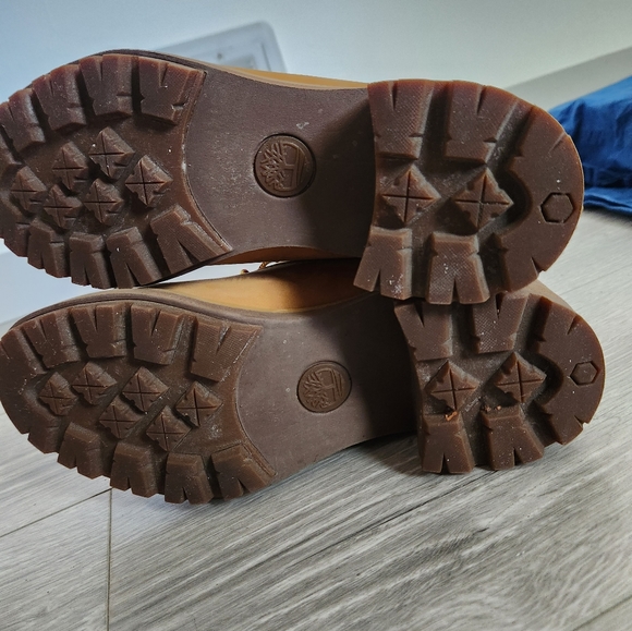 Timberlands Women 9 - Picture 2 of 4